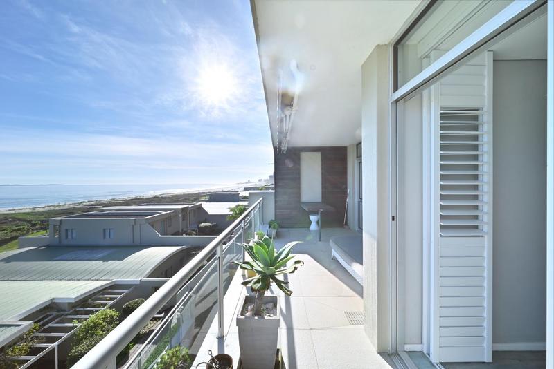 To Let 3 Bedroom Property for Rent in Dolphin Beach Western Cape